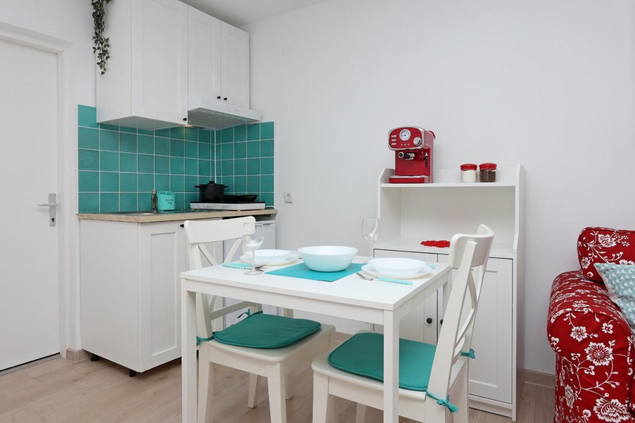 Sha La La - Charming, Unique Studio In A Historic Building Next To A Castle, Wifi, Smart Tv, Washer-Dryer Bakar Exterior photo