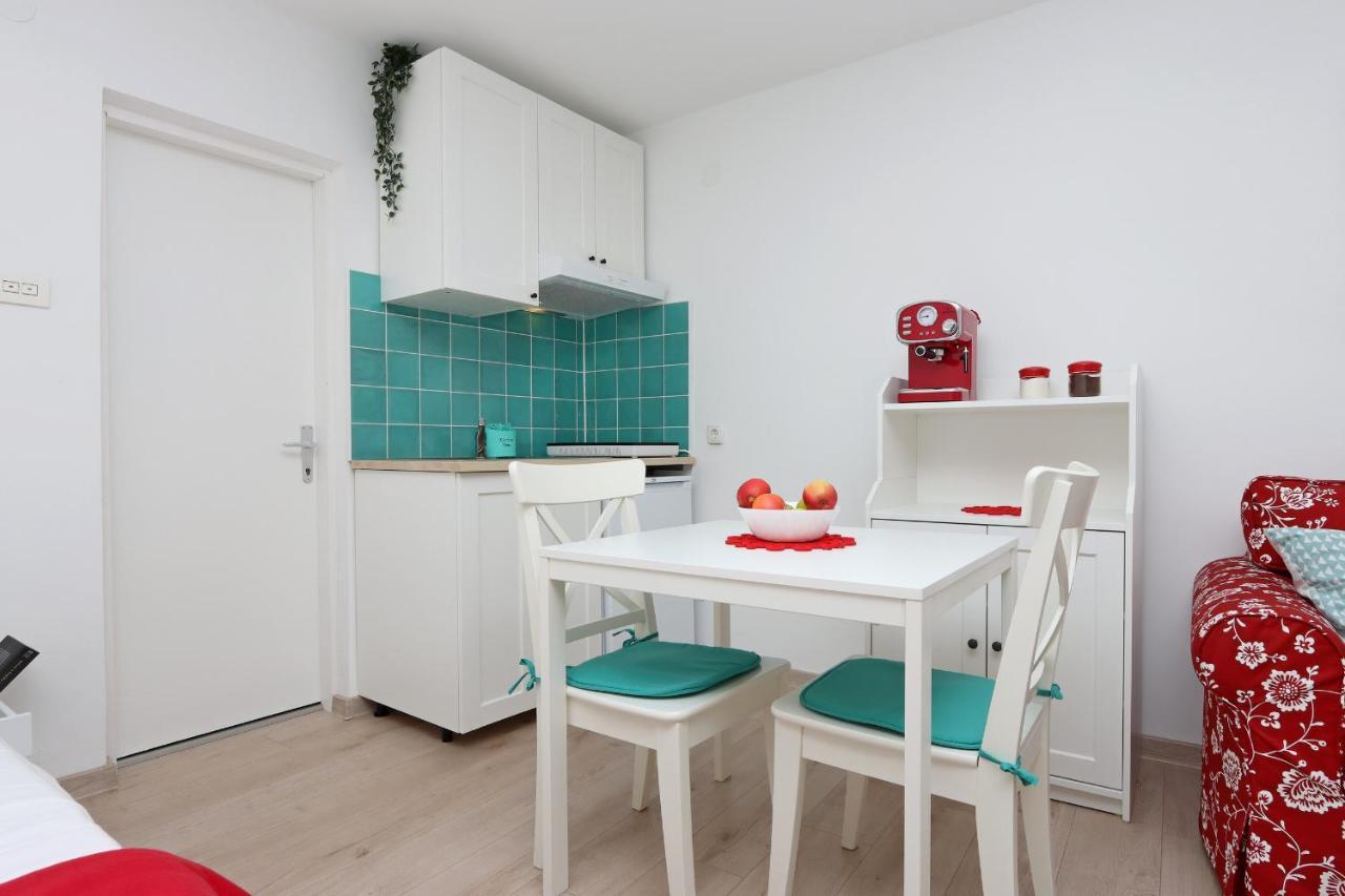 Sha La La - Charming, Unique Studio In A Historic Building Next To A Castle, Wifi, Smart Tv, Washer-Dryer Bakar Exterior photo